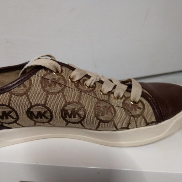 Michael Kors - Picture 10 of 10